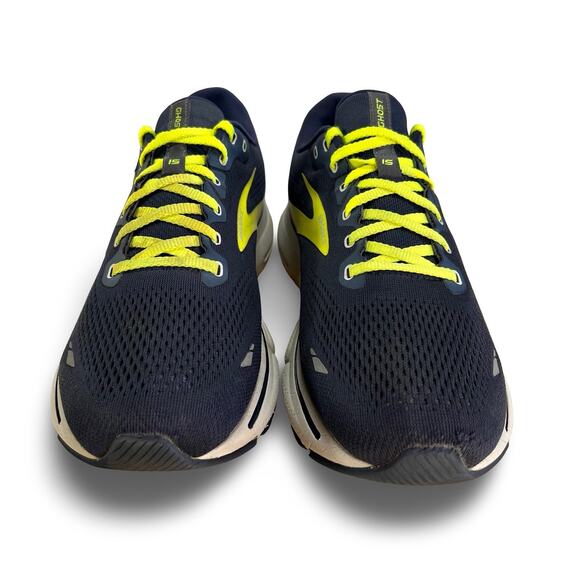 Athletic_Shoes